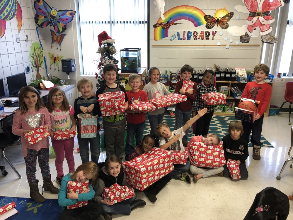 Cherokee Trail Second Graders Give Back