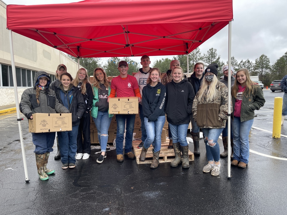 FFA Students Assist With Farmers to Families