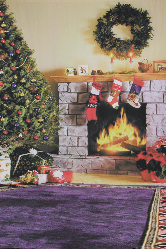 Christmas tree with fireplace and stockings